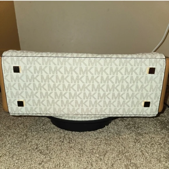 Michael Kors Cream and Tan Satchel Bag - Picture 6 of 14